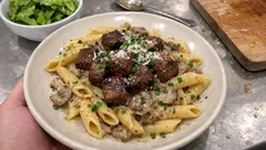 Oxfilépasta herkkusienillä – tryffeliöljy tekee tästä viikonlopun suosikin