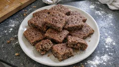 Mehevät ruisruudut uunipellillä – kaurapuuro tekee leivästä pehmeän