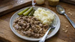 Täyteläinen Biff Stroganoff kotona – näin liha pysyy mehevänä ja kastike sileänä