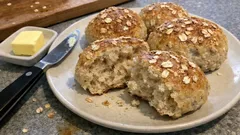 Mehevät kaurahiutalesämpylät kotona – pehmeä sisus ja kaurainen pinta