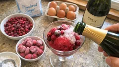 Kuohuviinimarjasorbetti – raikas juhlan jälkiruoka, jonka teet valmiiksi etukäteen