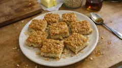 Havretosca uunipellillä – mehevät toscapalat karamellisella kaurakuorrutteella