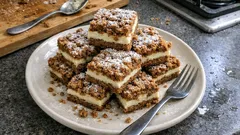 Pepparkakkuruudut vaniljatäytteellä – helppo pellillinen kahvipöytään