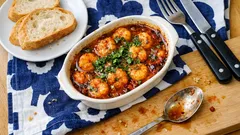 Tulinen valkosipuli–chiliravut uunissa – valmiina 10 minuutissa