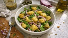 Ranskalainen perunasalaatti sinappivinegretillä – sekoita kastike lämpimiin perunoihin